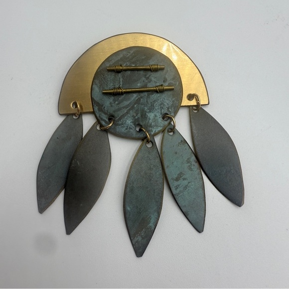 Vintage Modernist Brass & Patina Dangle Brooch – Geometric Statement Pin - Picture 5 of 7